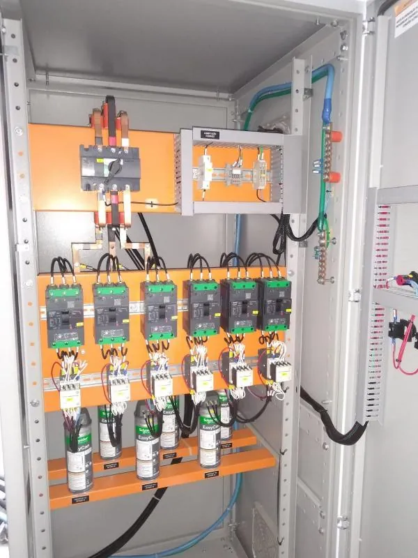 Montagem de banco de capacitores