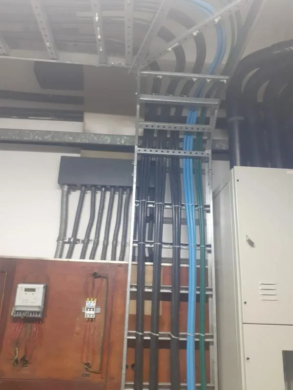 Montagem de infraestrutura elétrica