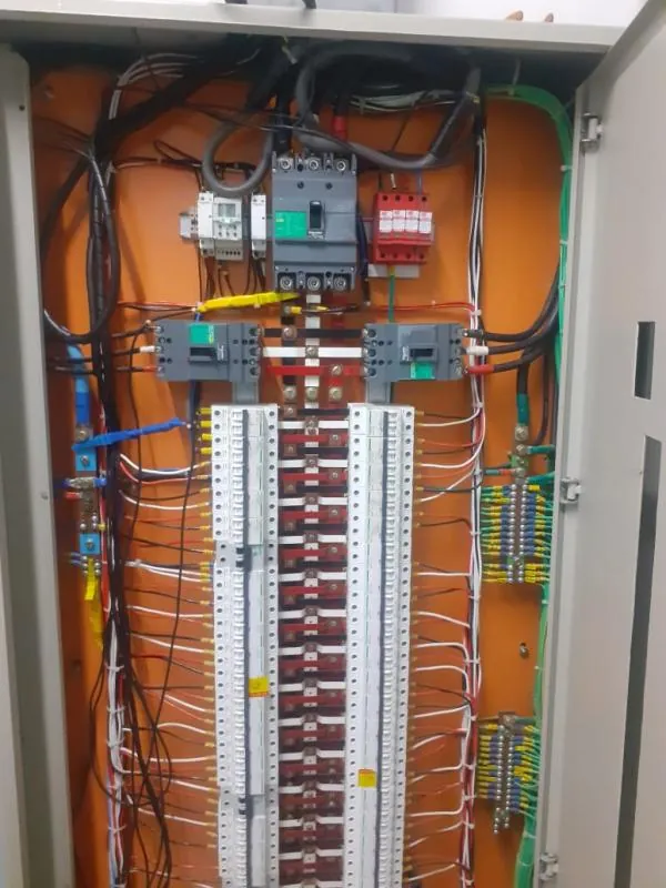 Montagem de quadro qgbt