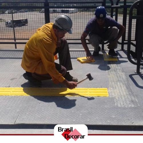 Imagem ilustrativa de Piso tátil