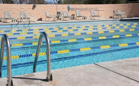 Água de piscina verde ou esbranquiçada e turva? Veja como fazer tratamento. Água de piscina verde ou esbranquiçada e turva? Veja como fazer tratamento.